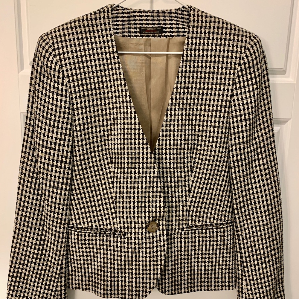 Coventry Row(Dillards) Tailored Houndstooth Jacket